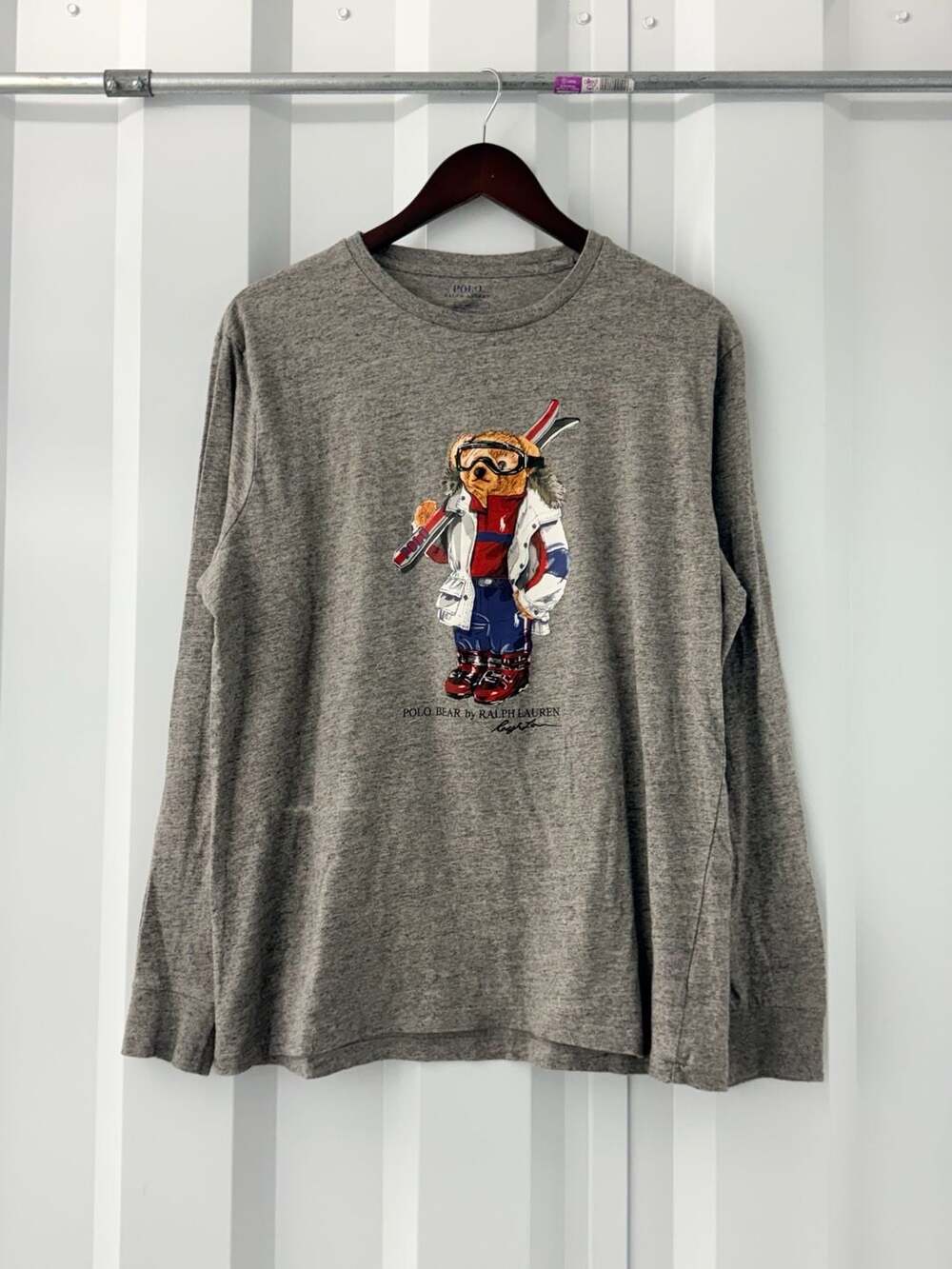 Polo Ralph Lauren Men's Gray Skiing Polo Bear Long Sleeve Graphic T-Shirt